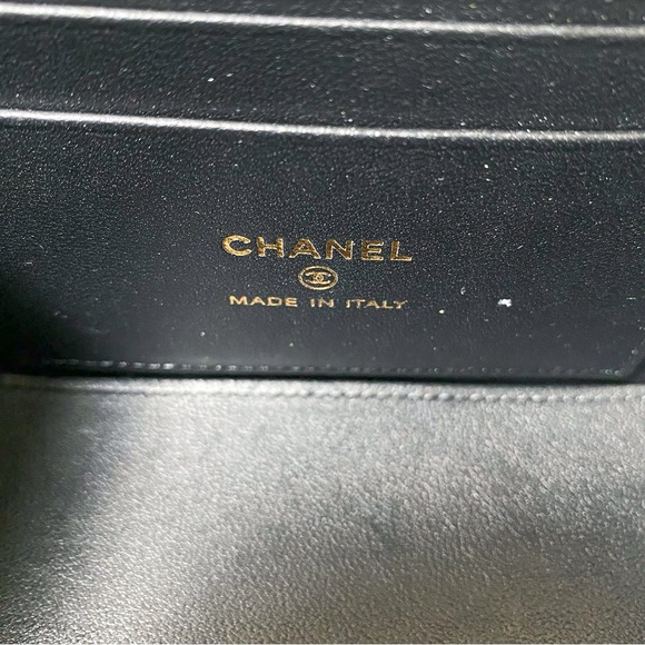 Chanel Black Quilted Leather Vanity Case with Chain - Picture 8 of 12